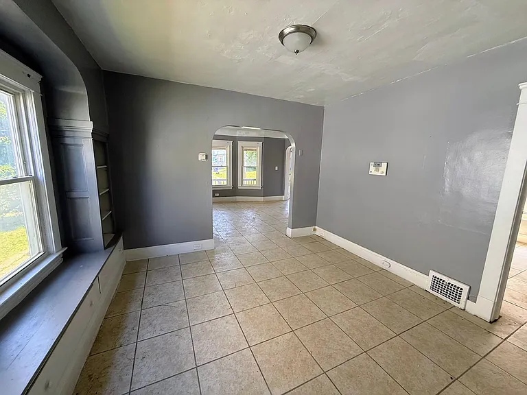 12521-12523 Locke Ave — Photo 10