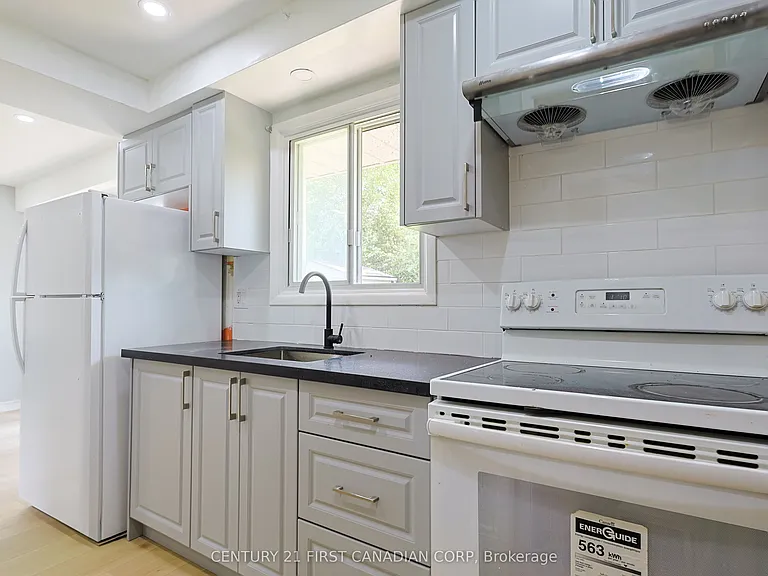 268 Burlington Cres #UPPER — Photo 27