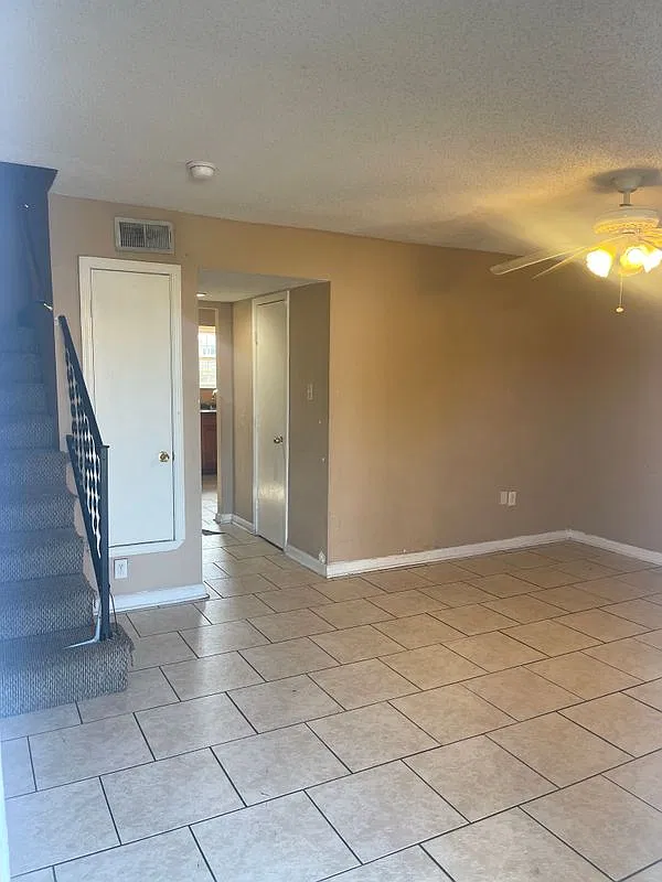 2 bed, 2.0 bath, 1123 sqft, $1,400 — Photo 2