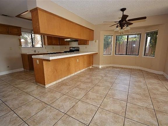 Kitchen Bar Breakfast nook