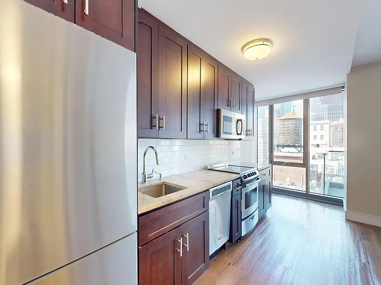 237 E 34th St #1405 — Photo 8