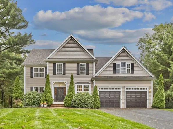 3 Trappers Path, Lakeville, MA 02347