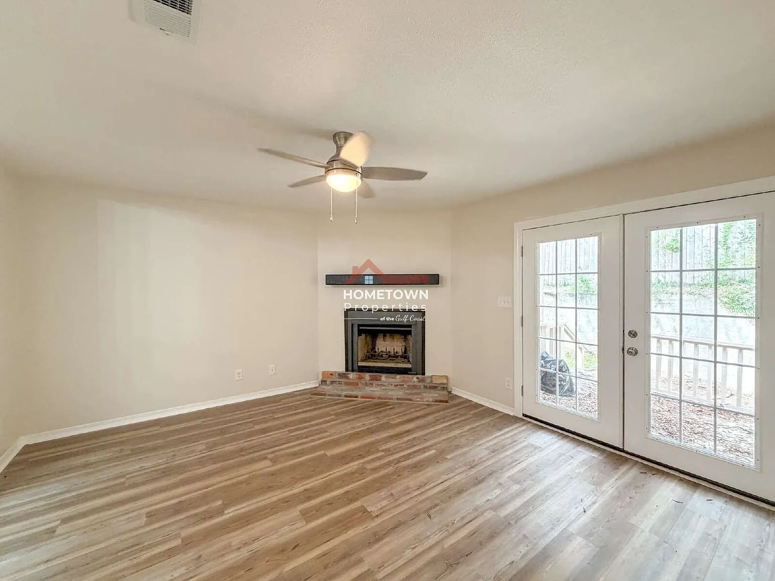 2 bed, 1.5 bath, 1260 sqft, $1,575 — Photo 1