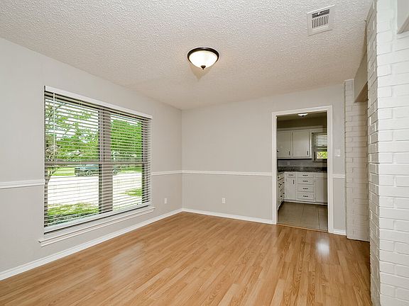 5th image of 1915 Sierra Dr