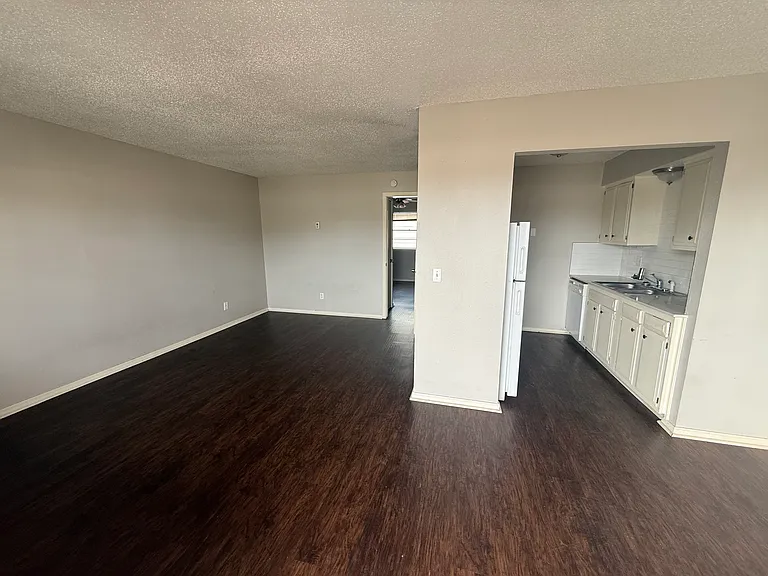 Peartree Apartments — Photo 13