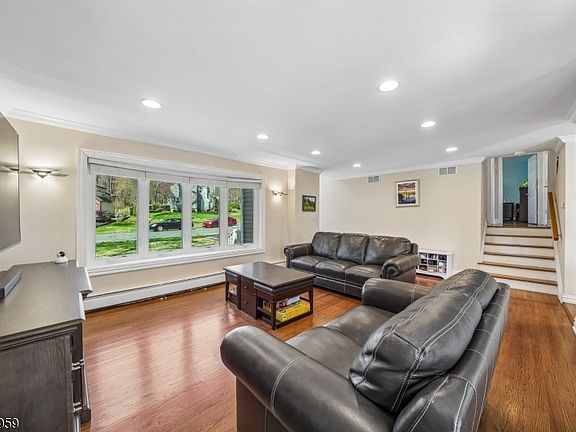5th image of 47 Crossbrook Rd