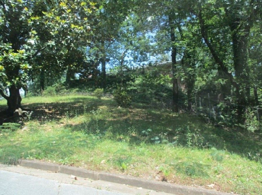 2nd image of 1505 McCall Dr