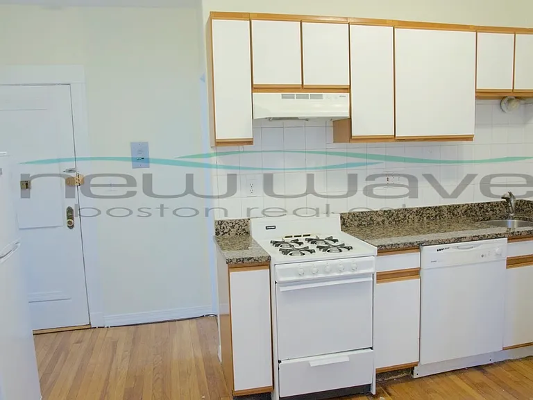 58 Queensberry St #21 — Photo 11