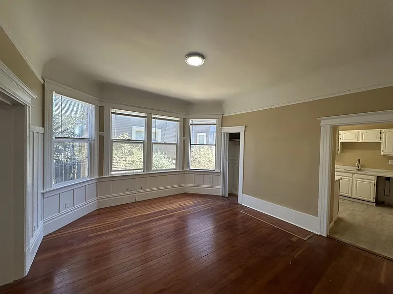 889 34th Street -2701 — Photo 3