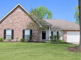 926 Armand St, Mandeville, LA 70448