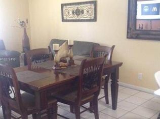 562 Woodgate Cir #B, Fort Lauderdale, FL 33326