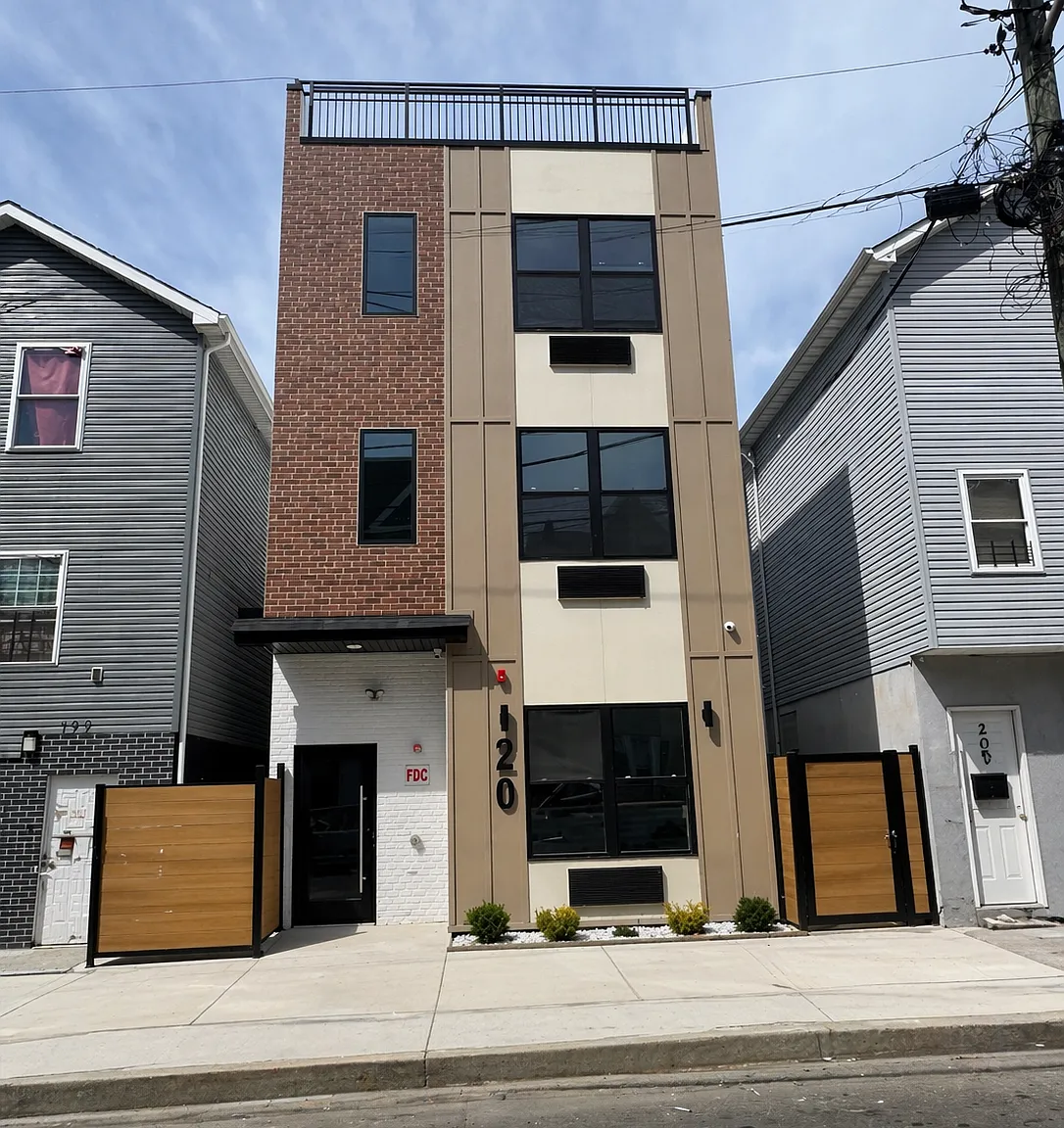 Studio, $1,636 — Photo 4