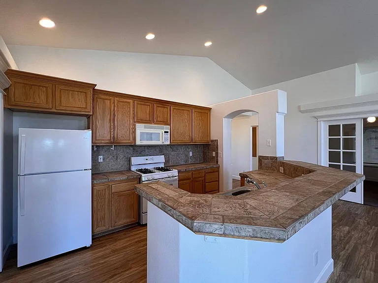 588 Wedge Ln — Photo 7
