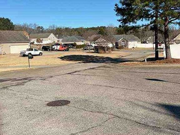 Exterior Neighborhood (street photo)