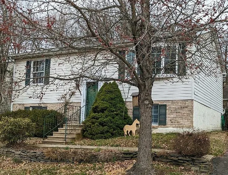 309 Gray Mount Cir — Photo 1