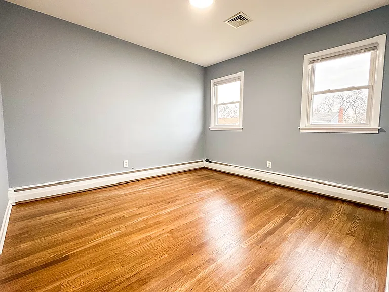 825 Dewey St #2 — Photo 5