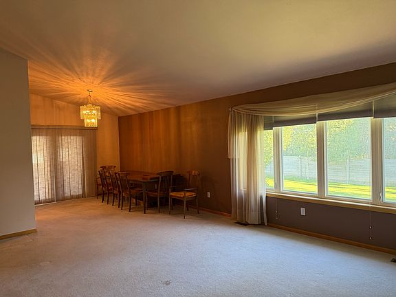 5th image of 312 W 13th St