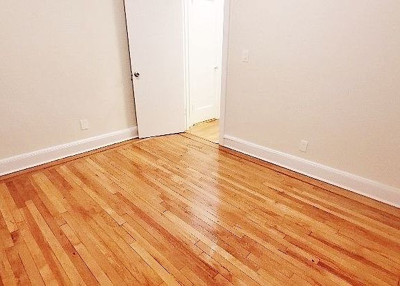 4th image of 28-26 44th St #Bb2