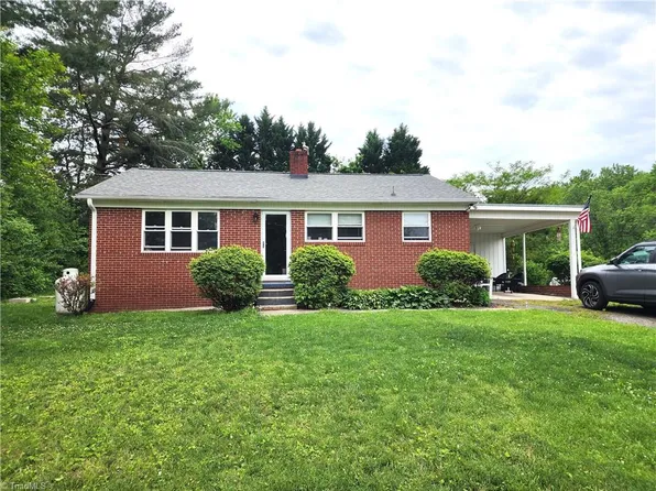 156 Hilda Dr, Mount Airy, NC 27030