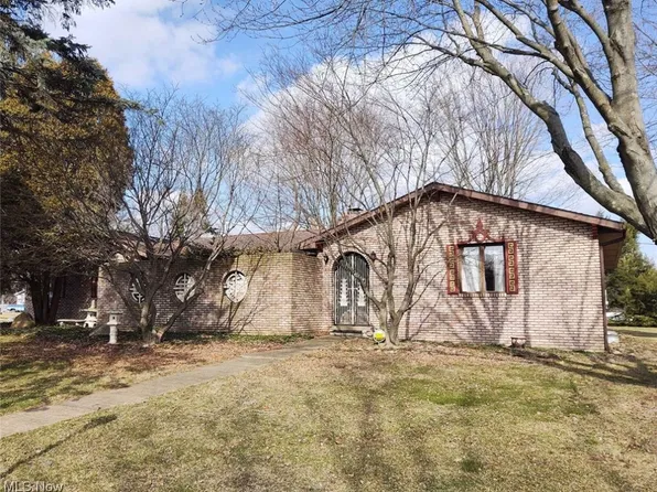 5816 Linder Cir NE, Canton, OH 44721