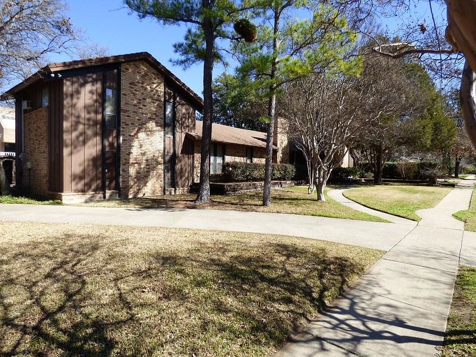 2nd image of 1313 Colony Dr