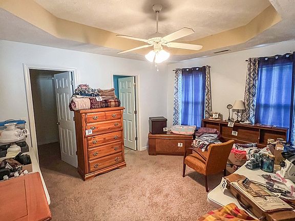 5th image of 824 Laramie Ct