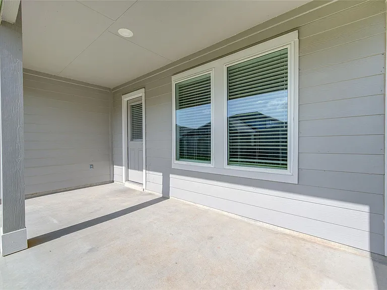 4306 Zeke Estates Ln — Photo 36