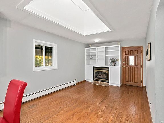 Family Room w/Skylight 