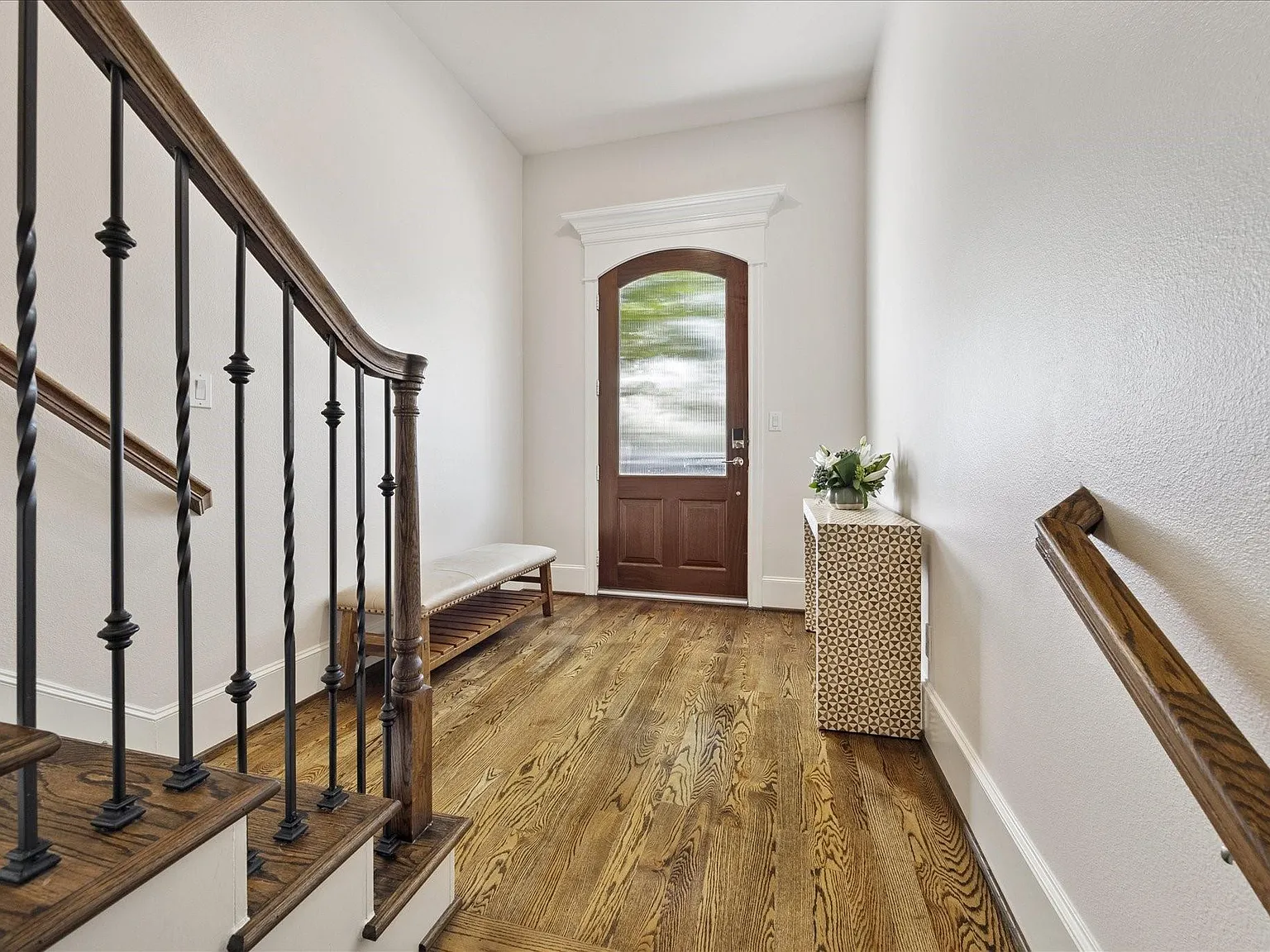 3 bed, 3.5 bath, 2739 sqft, $3,400 — Photo 3