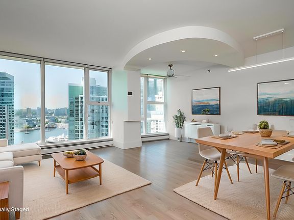 2nd image of 1009 Expo Blvd #2005