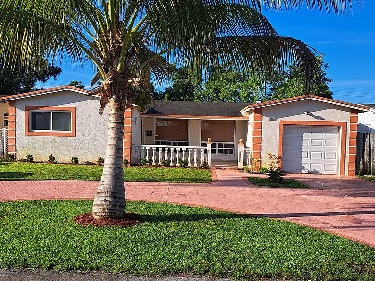 7716 Alhambra Blvd — Photo 1