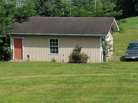 4th image of 110 Memorial Dr
