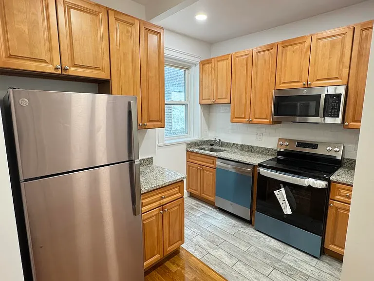 2013 Commonwealth Ave #1R — Photo 1