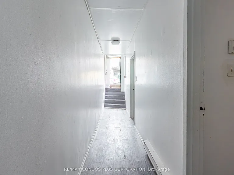 225 Gladstone Ave #103 — Photo 13