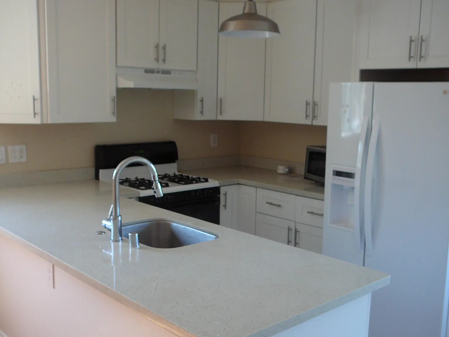 121 Broadway St — Photo 2