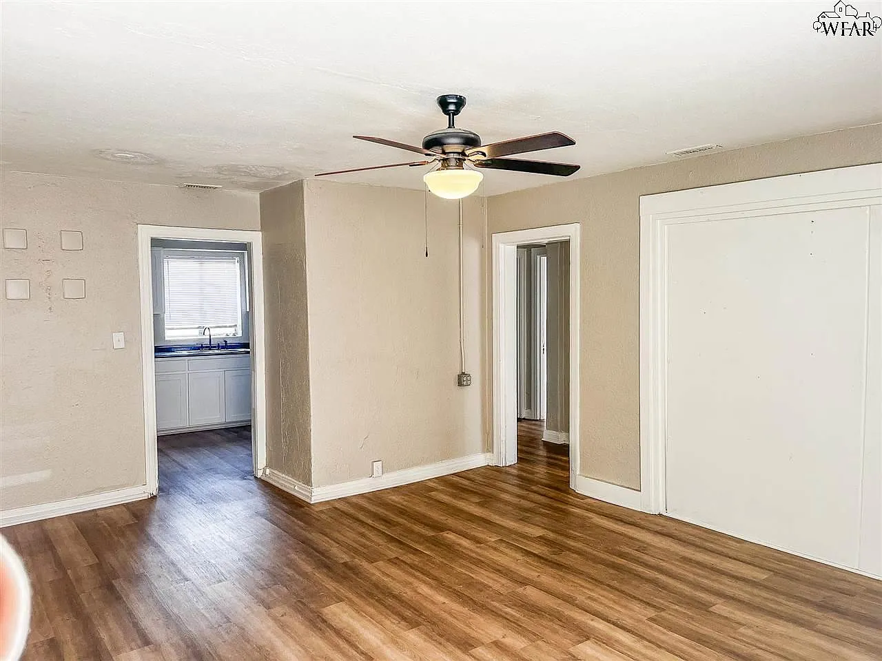 2 bed, 1.0 bath, 1185 sqft, $1,050 — Photo 3