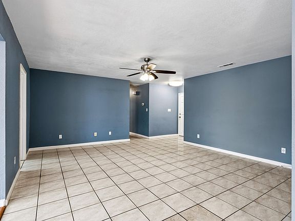 4th image of 2800 Bateman Ln