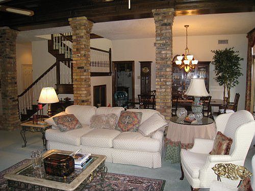 3rd image of 9205 Club Glen Dr