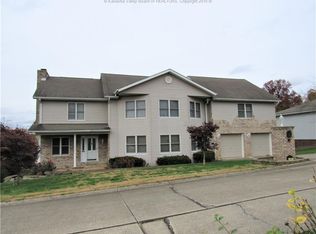 7 Charlo Dr, Hurricane, WV 25526