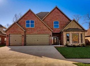 4202 SW Staverton Dr, Bentonville, AR 72713