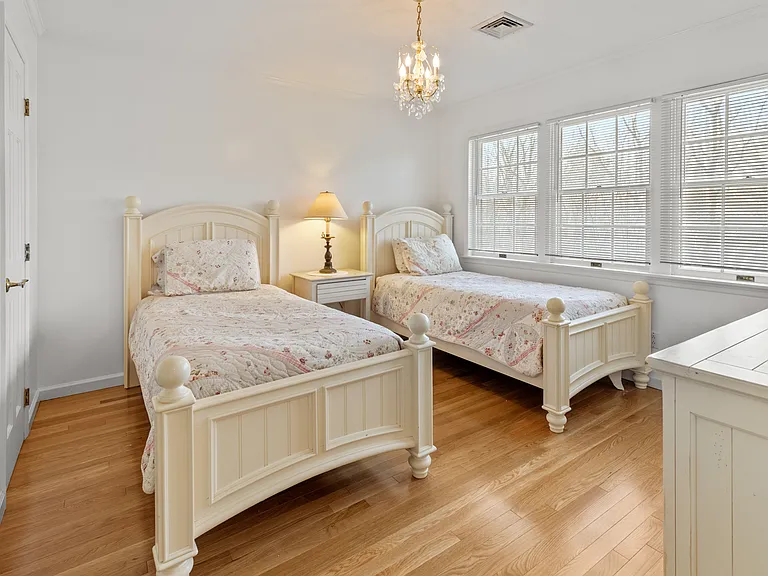 1559 Deerfield Rd — Photo 23