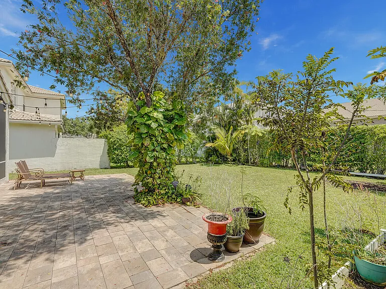19084 Skyridge Cir — Photo 36