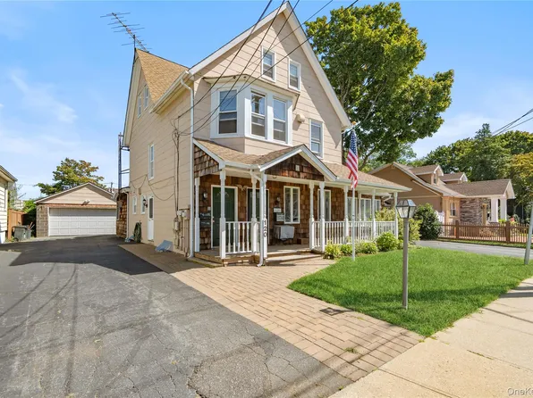 120 S High St, Lindenhurst, NY 11757
