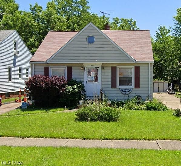 1st image of 4003 Victory Blvd