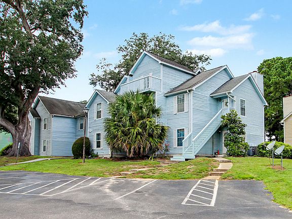 3rd image of 6221 Rolling Fork Rd APT H