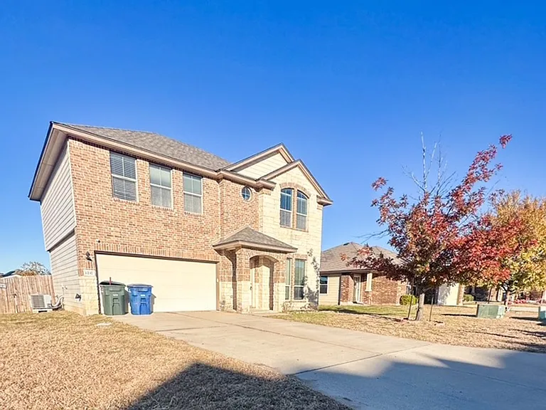 1237 Briscoe Ct — Photo 1