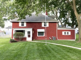 255 Oak St, Hampshire, IL 60140