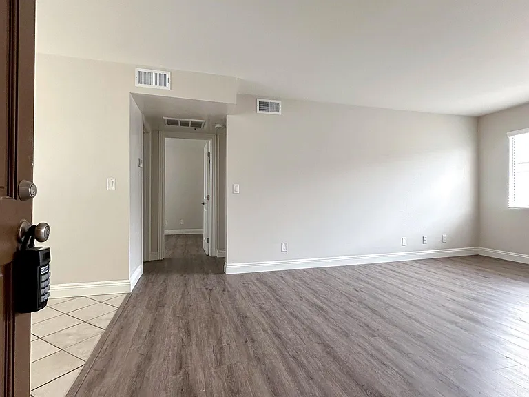 1009 Benito Ave #H — Photo 7