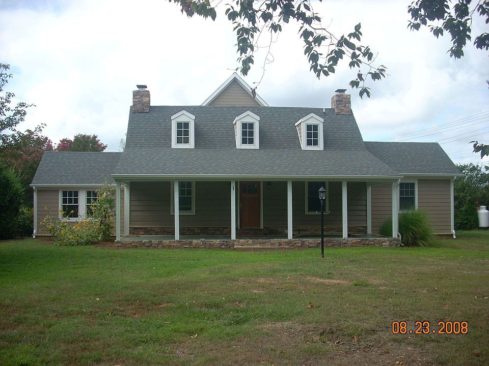 Front view from Poplar Point Rd