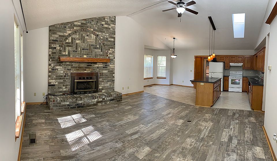 Living room/kitchen/dining